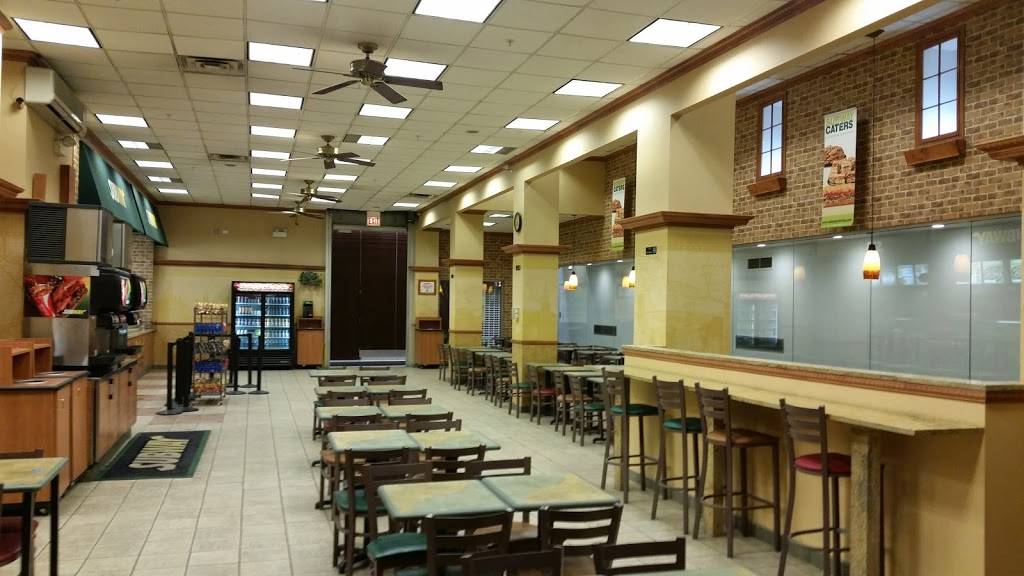 Subway | meal takeaway | 120 S State St Unit 1, Chicago, IL 60603, USA | 3124251601 OR +1 312-425-1601