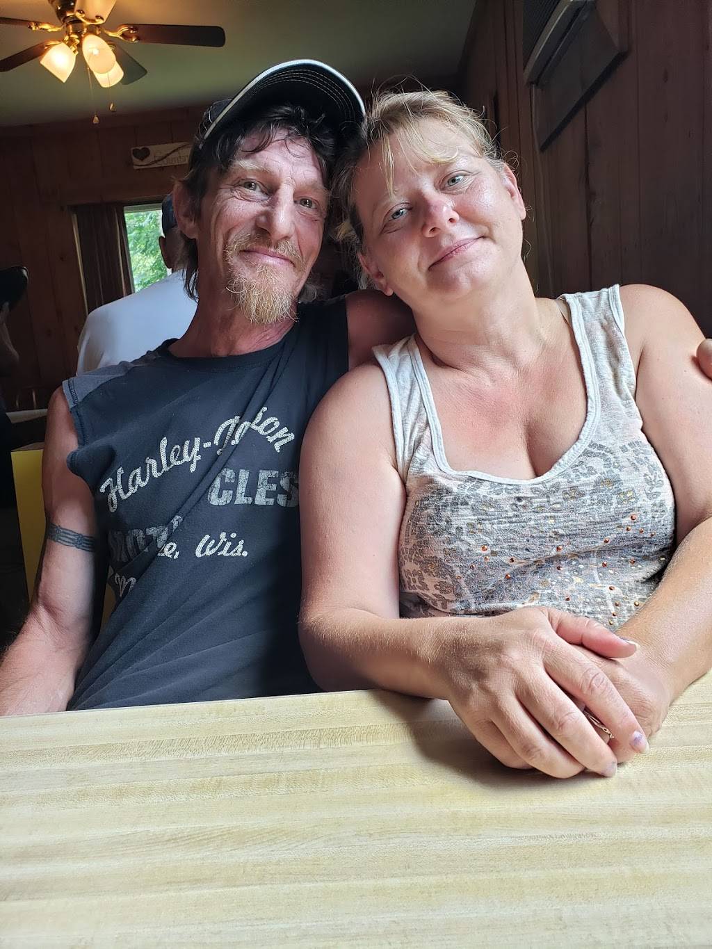 Minney’s Family Restaurant | restaurant | 8199 Elk River Rd, Frametown, WV 26623, USA | 3043648585 OR +1 304-364-8585