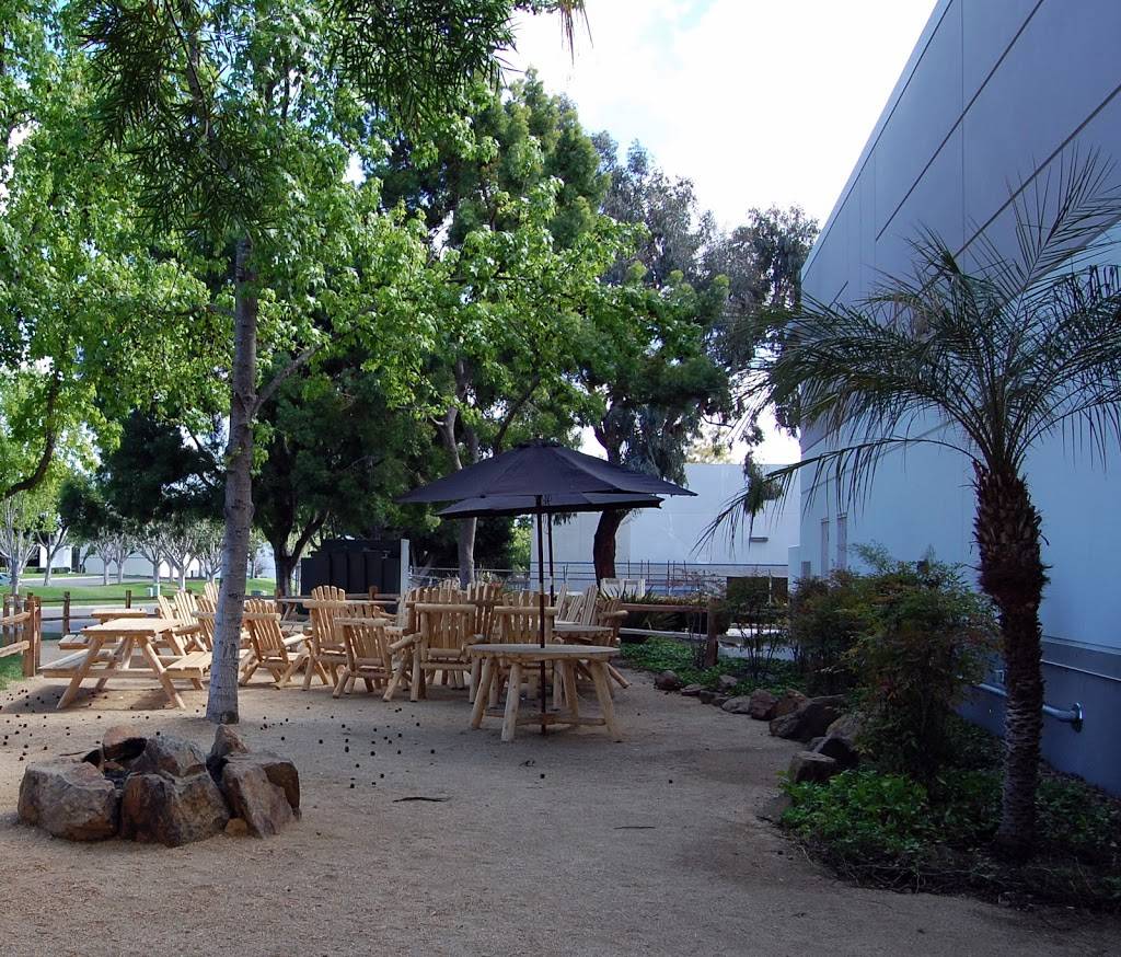 Belching Beaver Pub 980 | restaurant | 980 Park Center Dr, Vista, CA 92081, USA | 7605995832 OR +1 760-599-5832