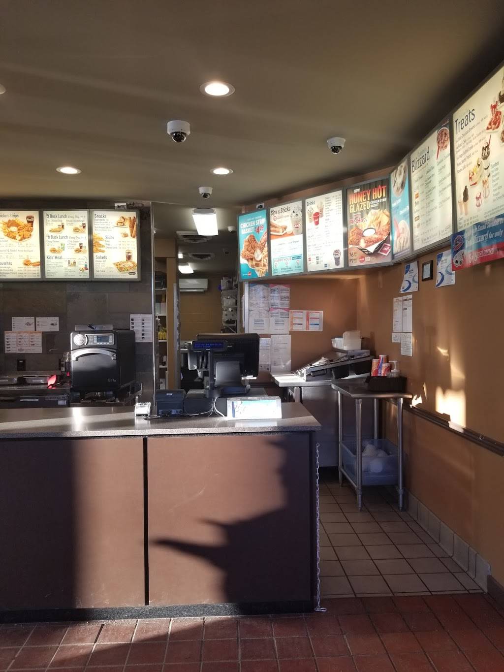 Dairy Queen Grill & Chill | restaurant | 35 Main St, Woolwich, ME 04579, USA | 2074428830 OR +1 207-442-8830