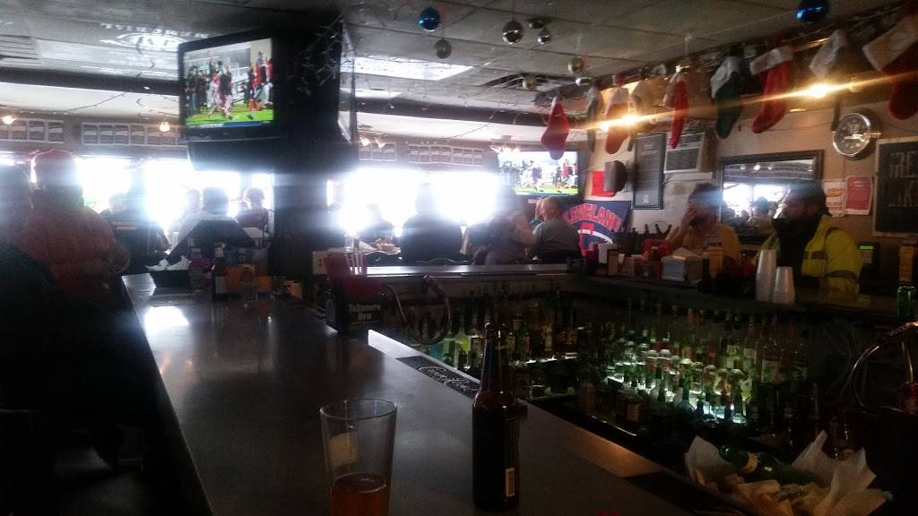 Fat Little Buddies | restaurant | 26906 Cook Rd, Olmsted Township, OH 44138, USA | 4402351338 OR +1 440-235-1338