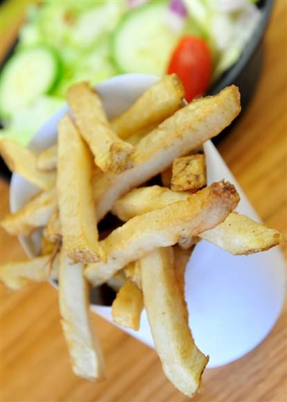 Jetsuns Juicyburger | restaurant | 74 Crockford Blvd, Scarborough, ON M1R 3C3, Canada | 4167515387 OR +1 416-751-5387