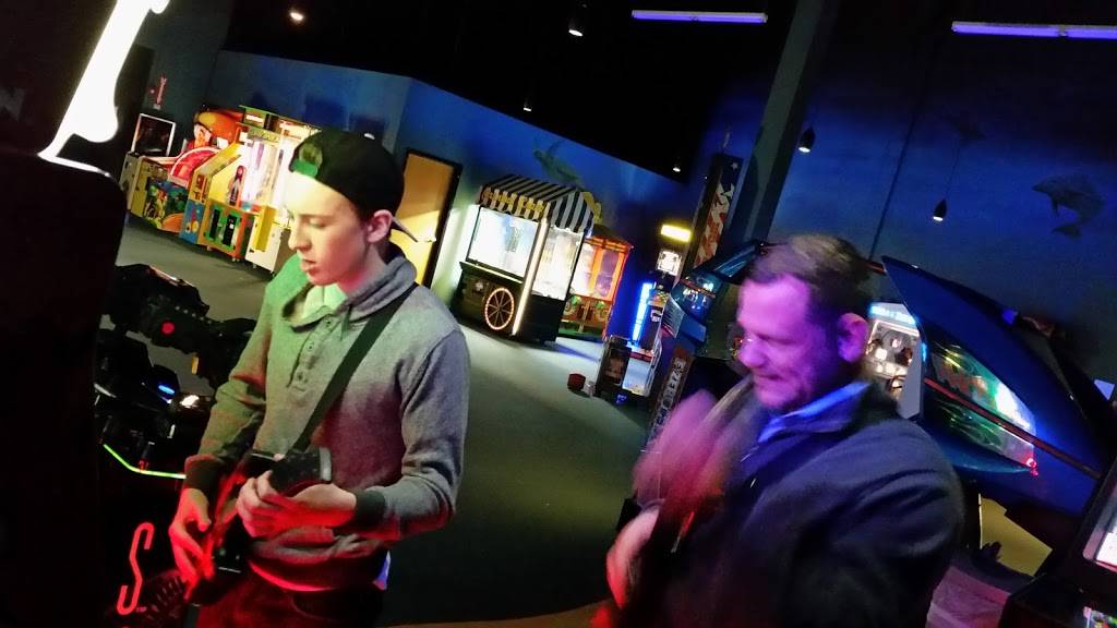 Planet Fun | restaurant | 1505 Mitchell Dr, Oswego, IL 60543, USA | 6308003958 OR +1 630-800-3958