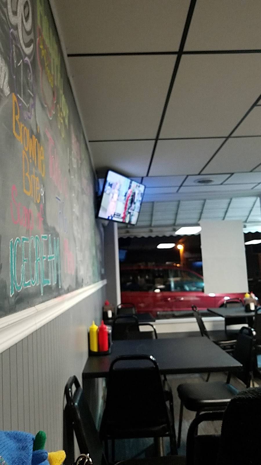 Snowensville | restaurant | 201 S 2nd St, Owensville, MO 65066, USA | 5734377669 OR +1 573-437-7669