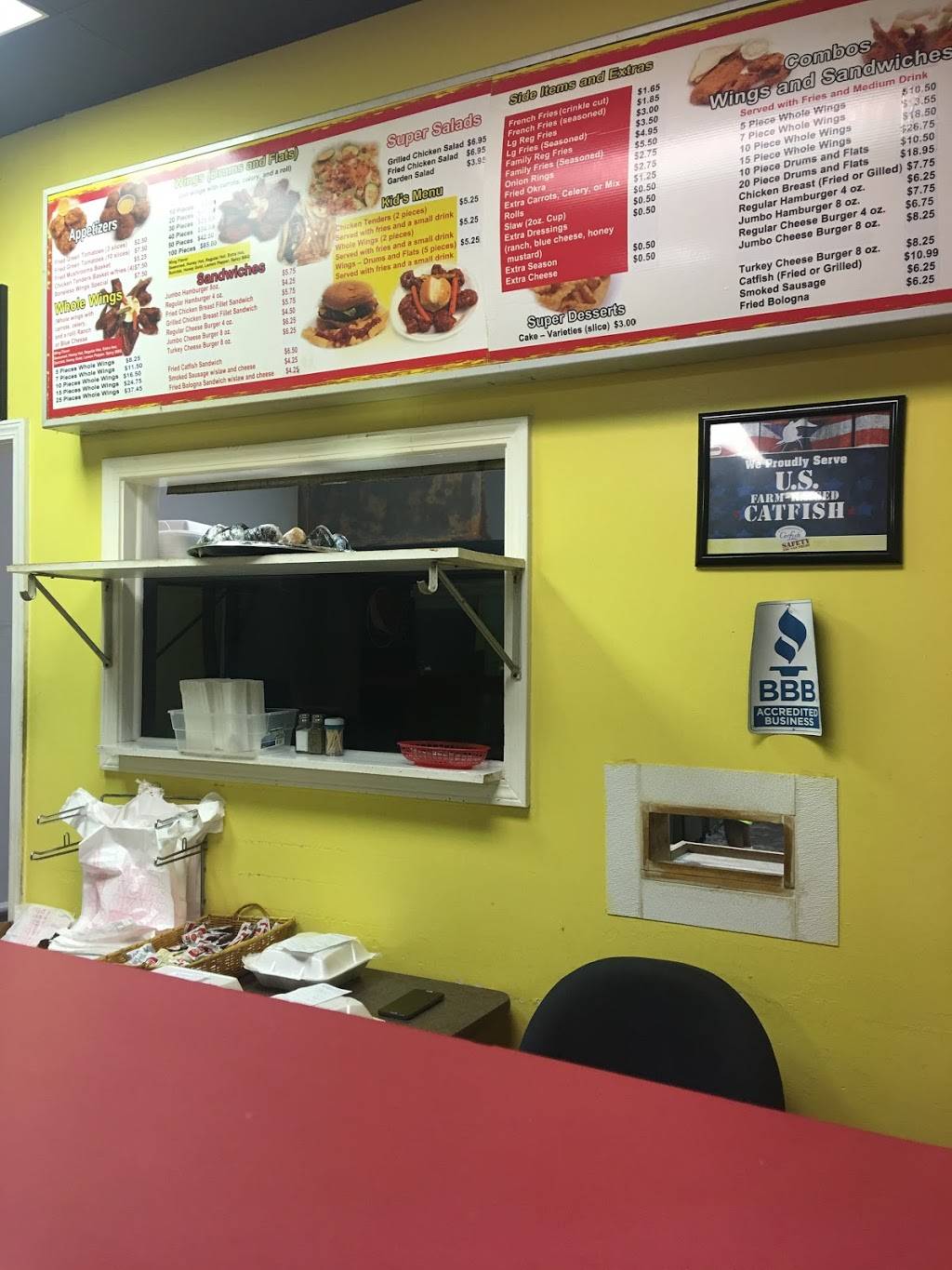 Rayfords All-N-1 Hot Wings | restaurant | 4270 S 3rd St, Memphis, TN 38109, USA | 9017893399 OR +1 901-789-3399