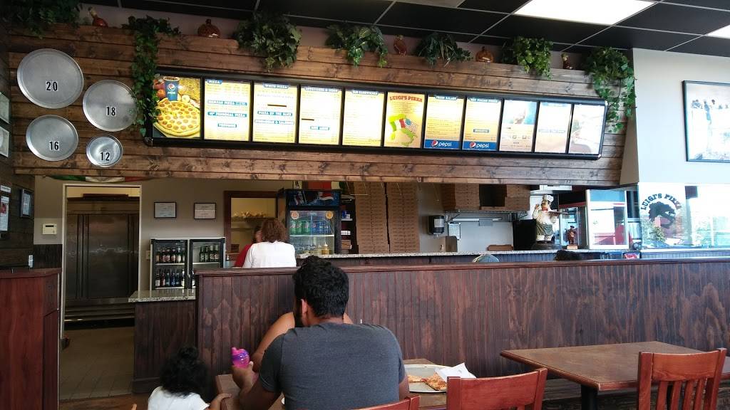 Luigis Pizza | restaurant | 13551 Steelecroft Pkwy, Charlotte, NC 28278, USA | 7045876010 OR +1 704-587-6010