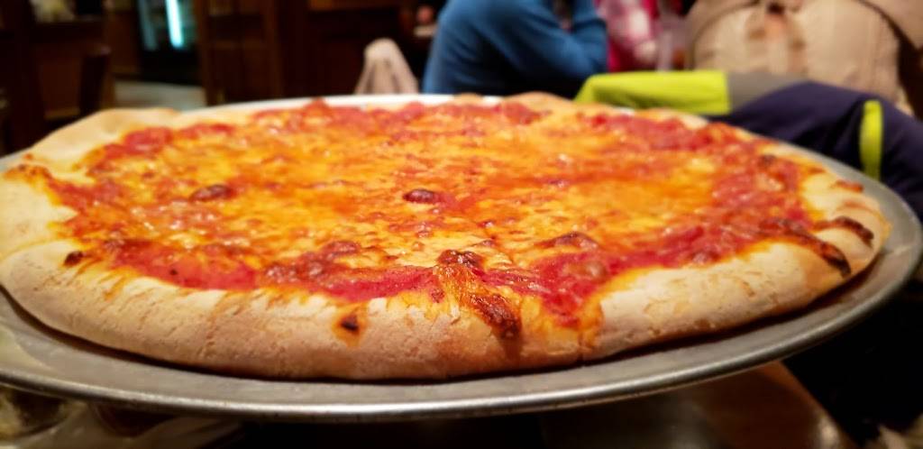 Dominicks Italian Restaurant & Pizzeria | restaurant | 10 E Clinton St, Newton, NJ 07860, USA | 9733839330 OR +1 973-383-9330