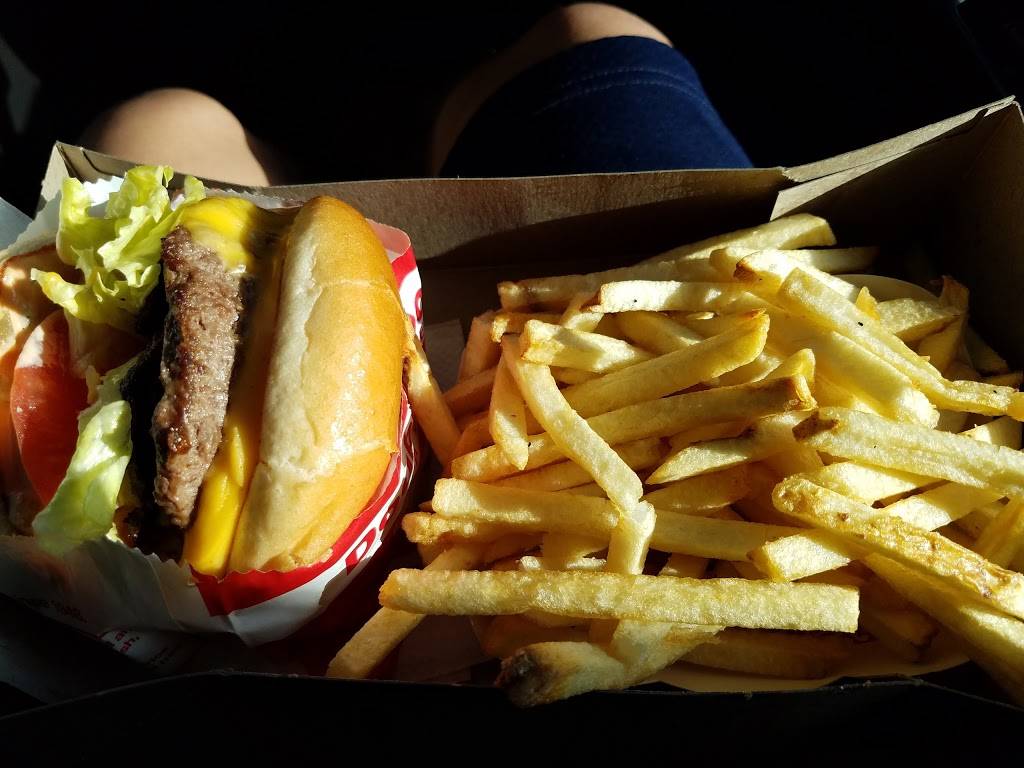 In-N-Out Burger | restaurant | 34850 N North Valley Pkwy, Phoenix, AZ 85086, USA | 8007861000 OR +1 800-786-1000