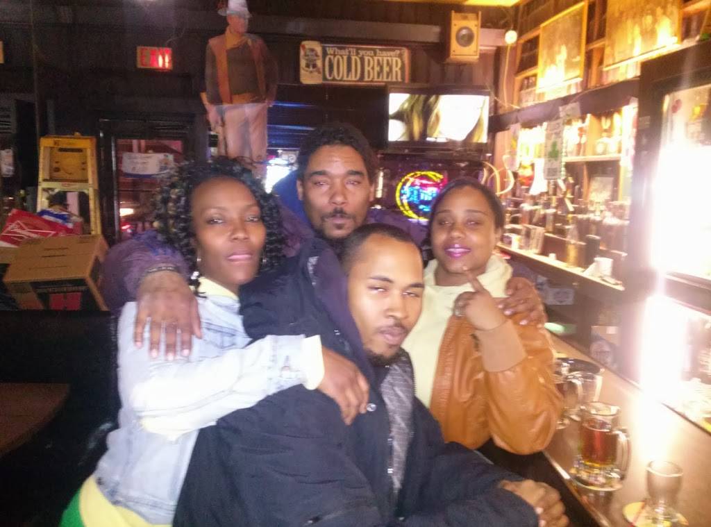 Crown Fried Chicken | restaurant | 849 E Allegheny Ave, Philadelphia, PA 19134, USA | 2157394814 OR +1 215-739-4814