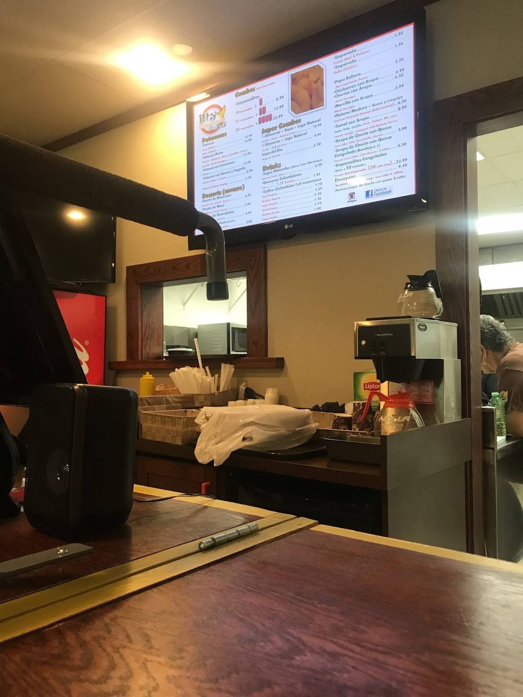 My Empanada | restaurant | 3085 Hurontario St #18a, Mississauga, ON L5A 4E4, Canada | 2892324385 OR +1 289-232-4385