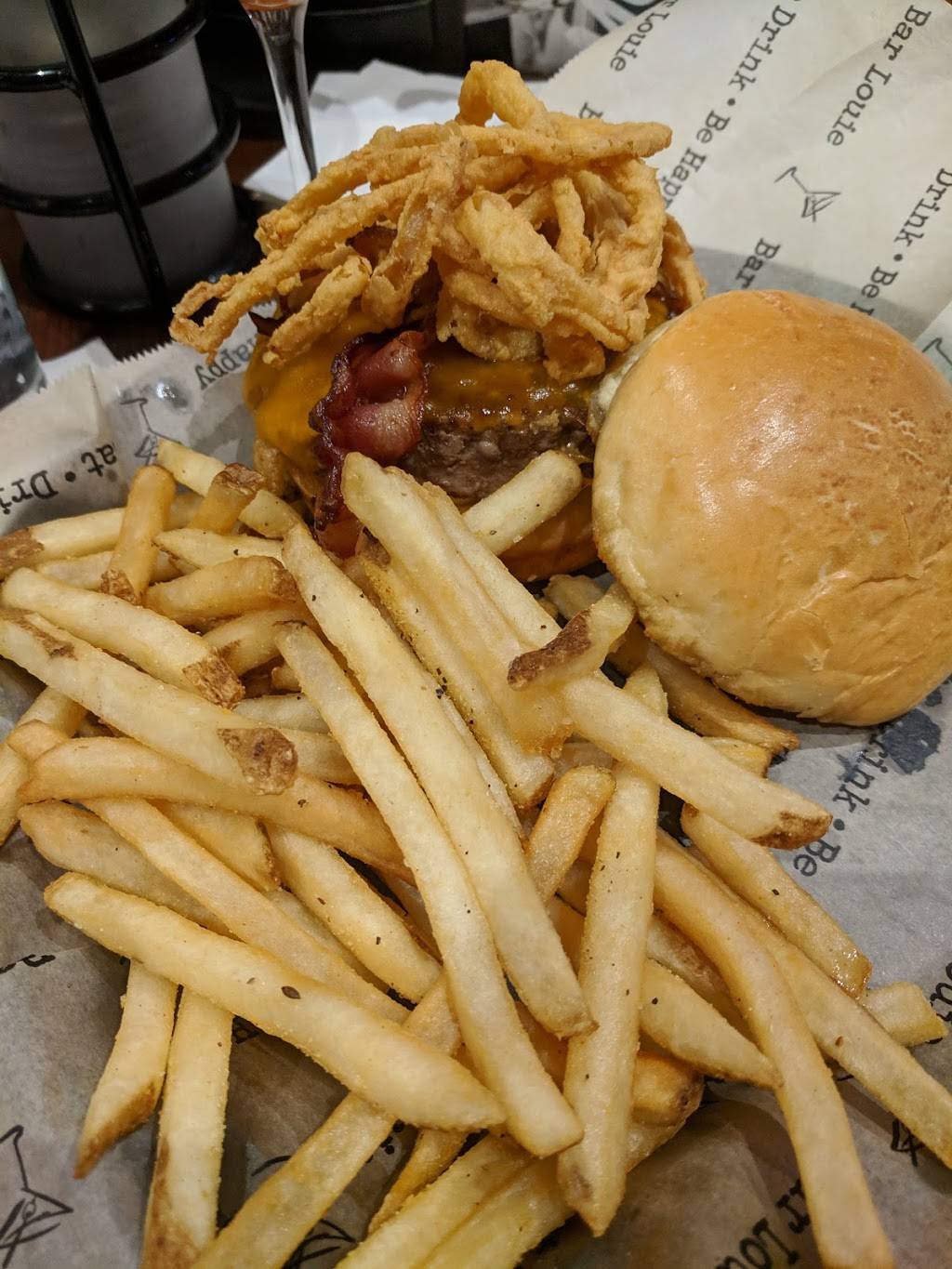 Bar Louie - Crocker Park | night club | 9 Main St, Westlake, OH 44145, USA | 4407887540 OR +1 440-788-7540