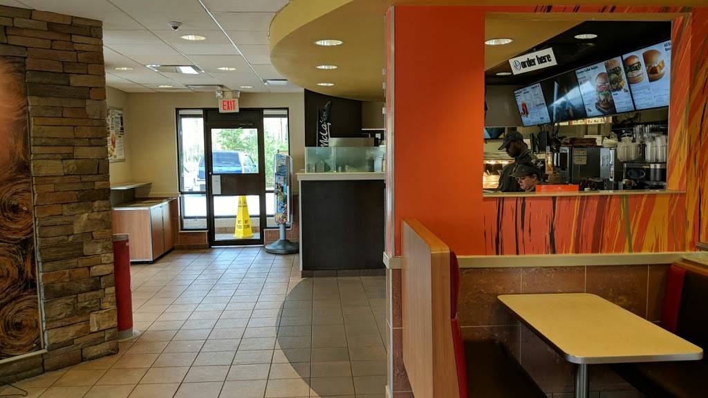 McDonalds | cafe | 11025 Mall Cir, Waldorf, MD 20603, USA | 3016382582 OR +1 301-638-2582