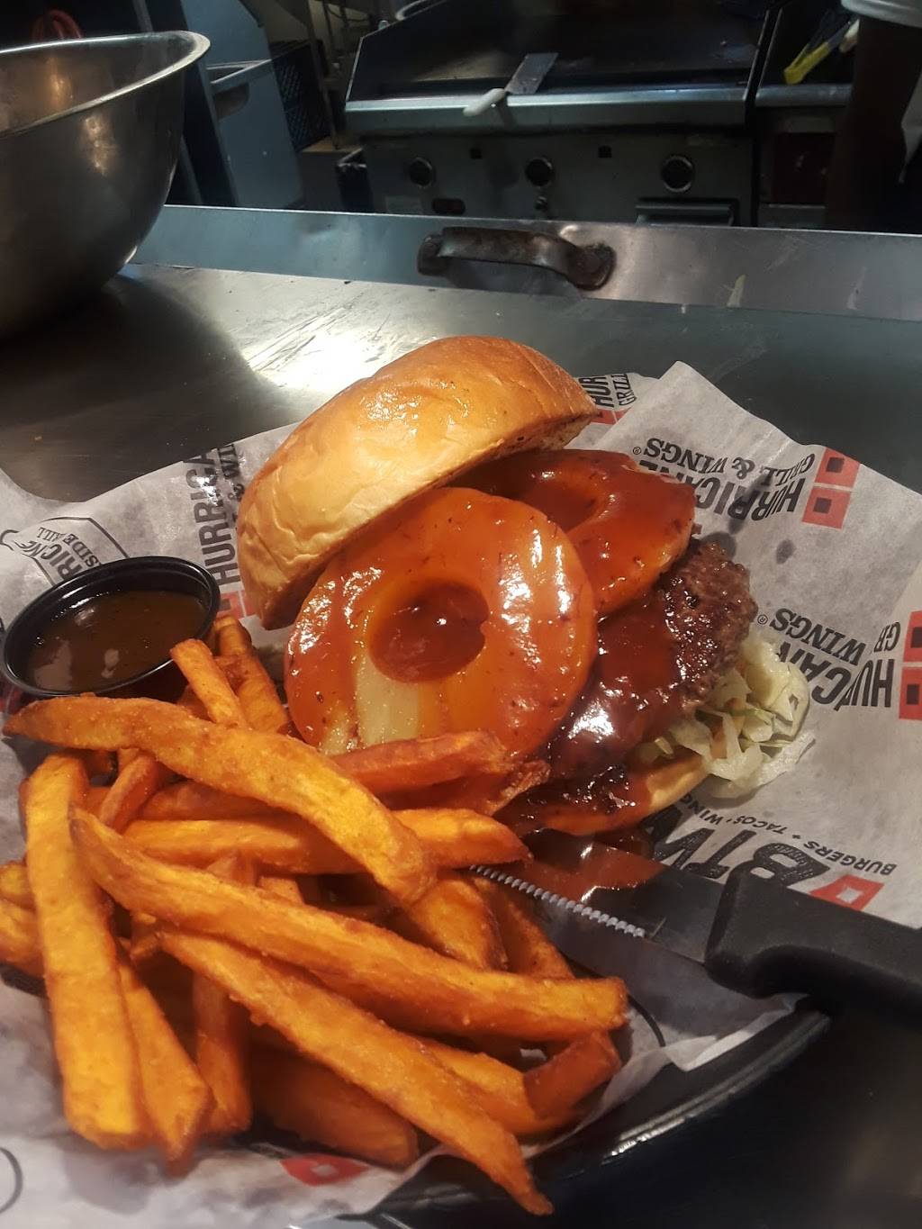 Hurricane Grill & Wings | restaurant | 12795 San Jose Blvd Suite 16, Jacksonville, FL 32223, USA | 9042608338 OR +1 904-260-8338