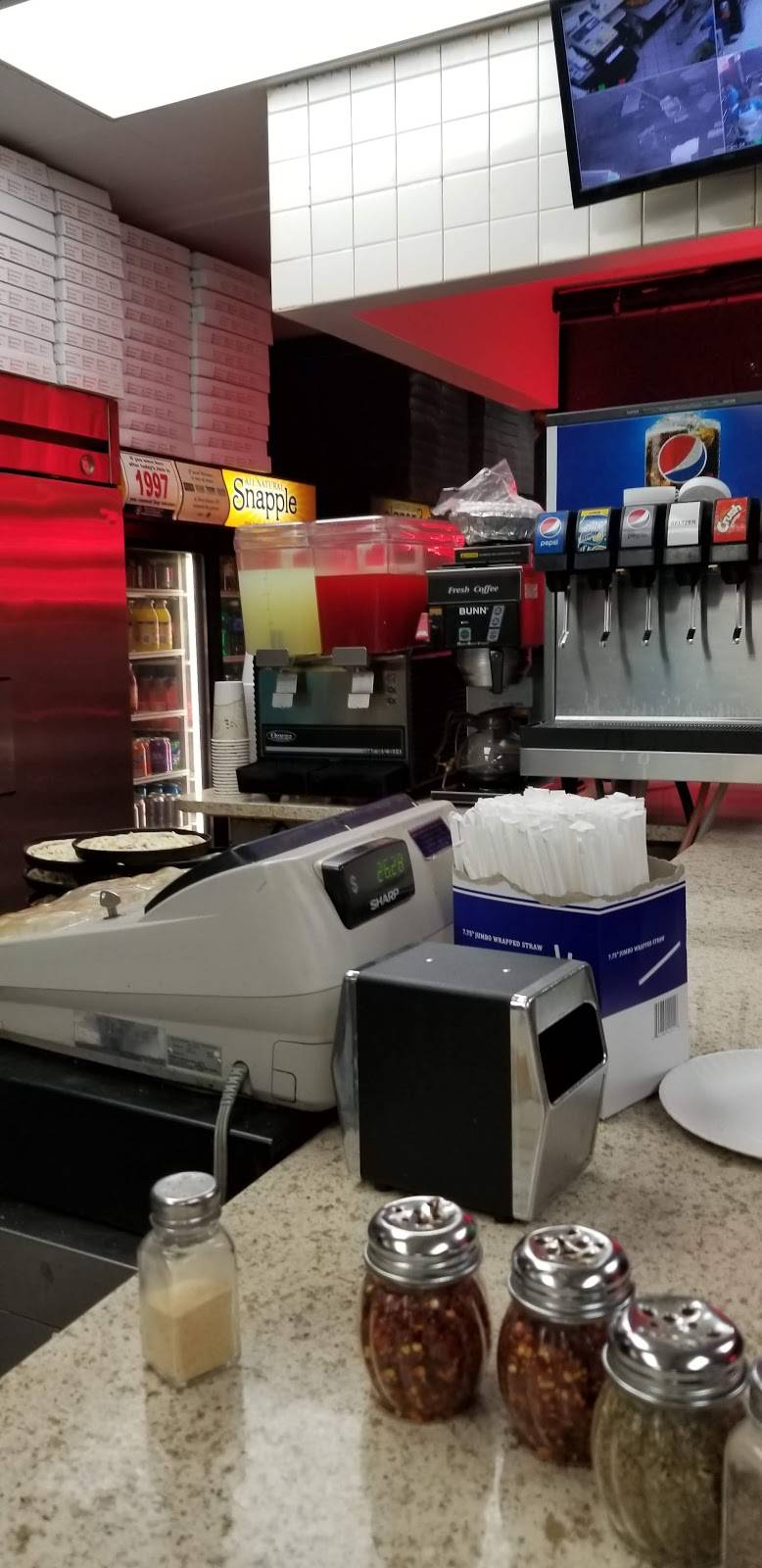 Town Pizza House Restaurant | restaurant | 2 Anderson St, New Rochelle, NY 10801, USA | 9142355128 OR +1 914-235-5128