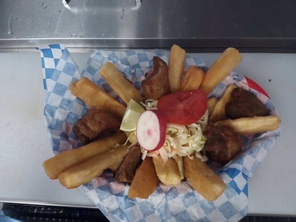 Carretas pupuseria y taqueria | restaurant | 1504 E Main Ave, Puyallup, WA 98372, USA | 2064765997 OR +1 206-476-5997