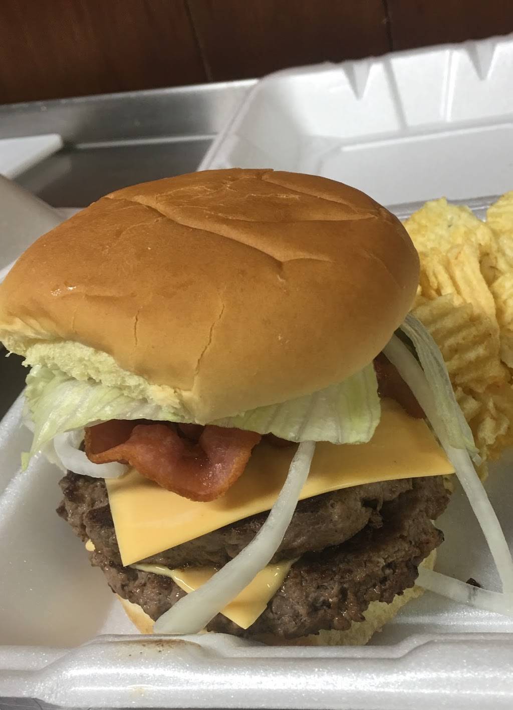 Lewisville General Store | restaurant | 104 E Main St, Lewisville, IN 47352, USA | 7659877700 OR +1 765-987-7700