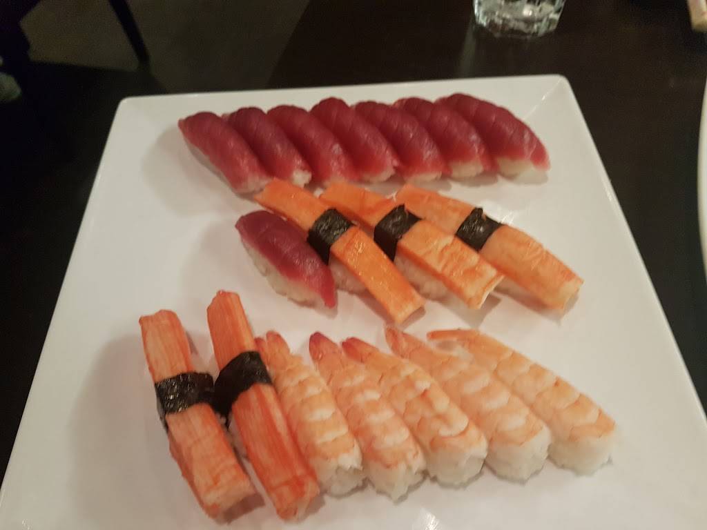 Wakame Sushi-Sheppard Bathurst | restaurant | 638 Sheppard Ave W, North York, ON M3H 2S1, Canada | 4166310505 OR +1 416-631-0505