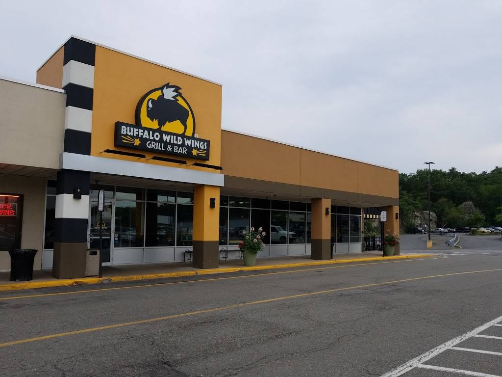 Buffalo Wild Wings | meal takeaway | 180 Main St, Saugus, MA 01906, USA | 7819412999 OR +1 781-941-2999