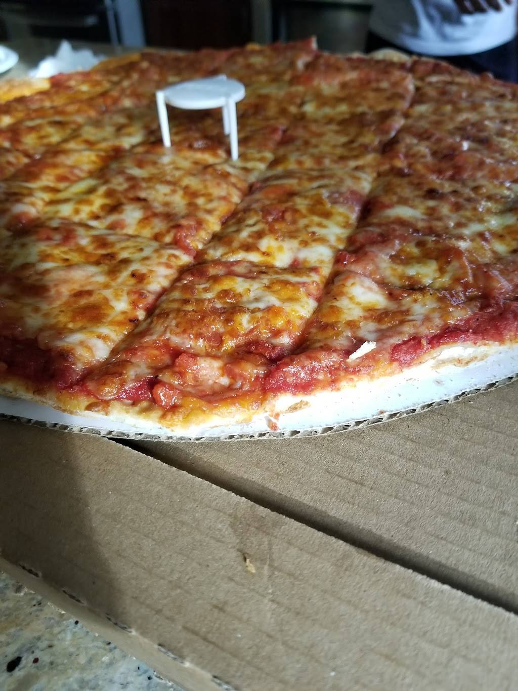 Mikes Pizza | restaurant | 322 S Elmwood Ave, Waukegan, IL 60085, USA | 8476239533 OR +1 847-623-9533