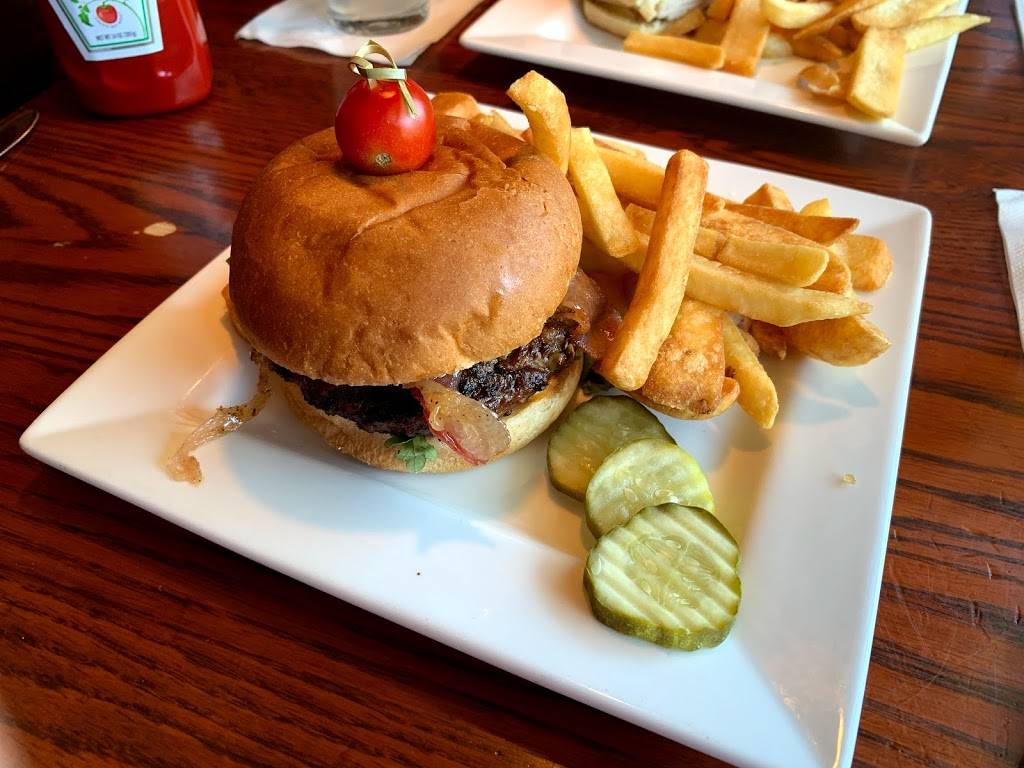 The Grog Restaurant | restaurant | 13 Middle St, Newburyport, MA 01950, USA | 9784658008 OR +1 978-465-8008