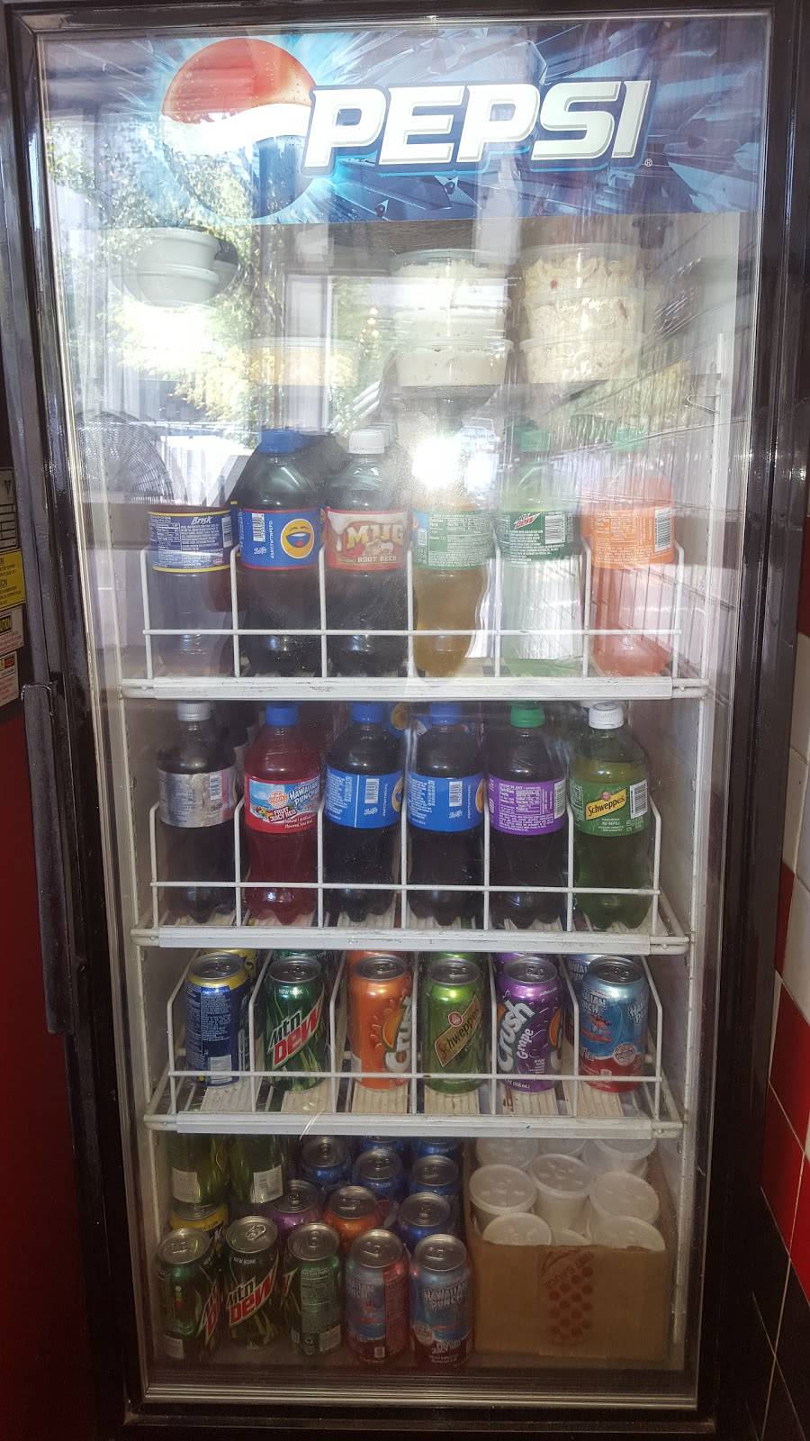 Kennedy Fried Chicken & Pizza | restaurant | 4 E Post Rd, White Plains, NY 10601, USA | 9149497867 OR +1 914-949-7867