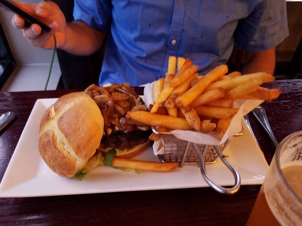 Amicis | restaurant | 35 Main St, Poughkeepsie, NY 12601, USA | 8454524700 OR +1 845-452-4700