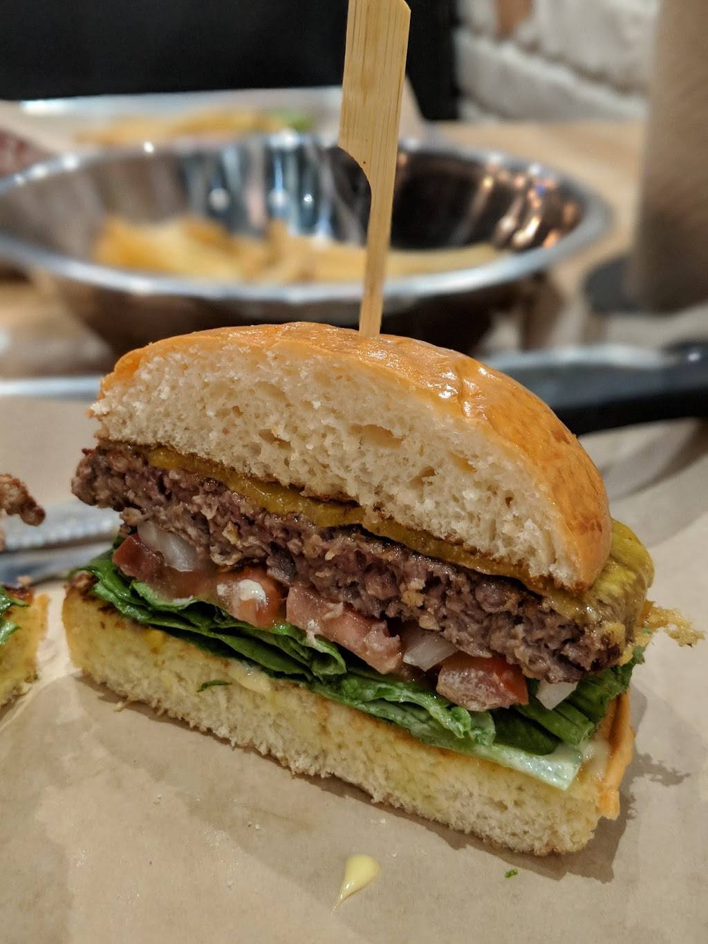 Hopdoddy Burger Bar | restaurant | SOUTHLAKE TOWN SQUARE, 1230 Main Street, Southlake, TX 76092, USA | 8173106000 OR +1 817-310-6000