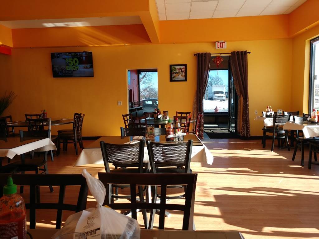 Noodles Pho U | restaurant | 546 E Boughton Rd, Bolingbrook, IL 60440, USA | 6307392988 OR +1 630-739-2988