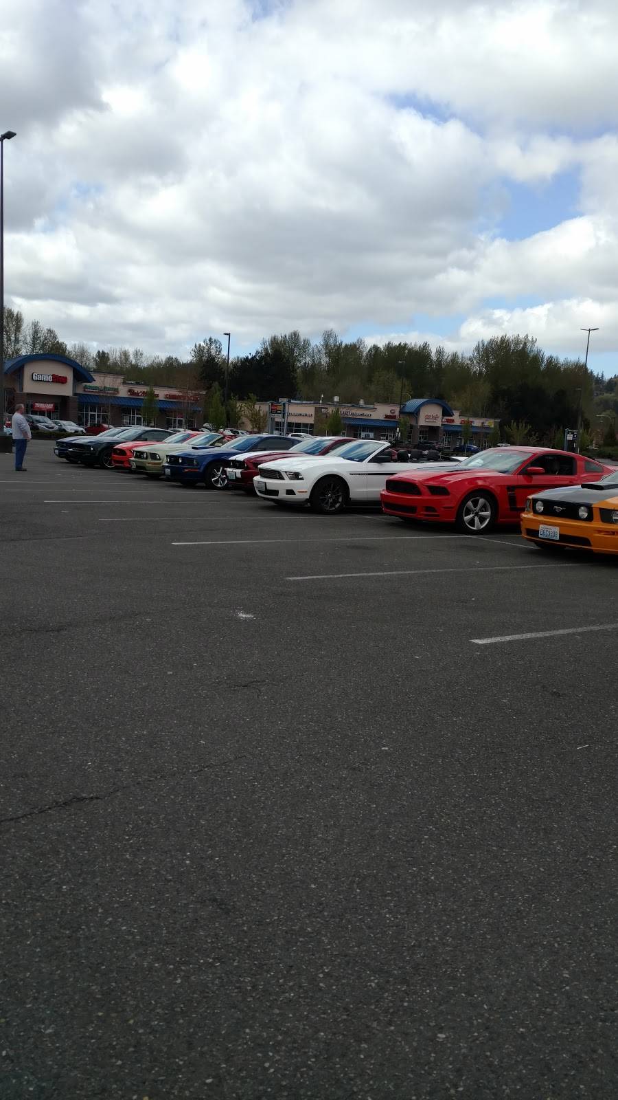 Starbucks | cafe | 1102 Supermall Way SW, Suite 106, Auburn, WA 98001, USA | 2538331549 OR +1 253-833-1549