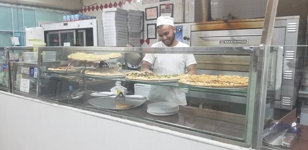 99 Cents Hot Pizza | restaurant | 255 Livingston St, Brooklyn, NY 11217, USA | 7188021942 OR +1 718-802-1942