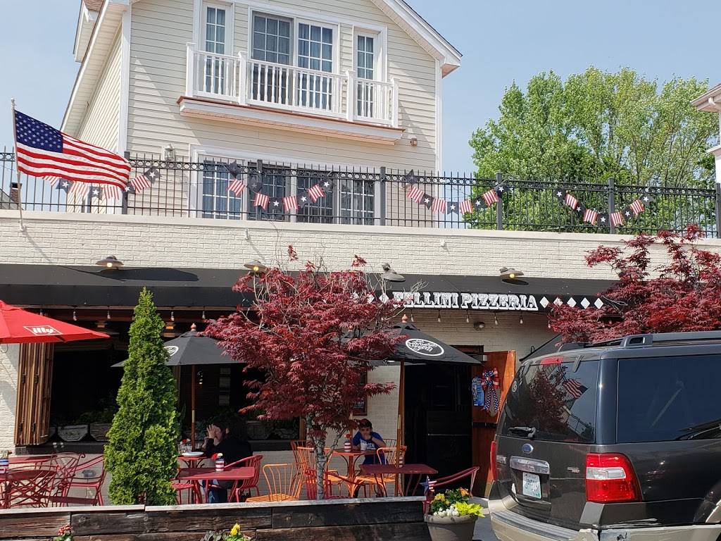 Fellini Pizzeria | restaurant | 2190 Broad St, Cranston, RI 02905, USA | 4014675992 OR +1 401-467-5992