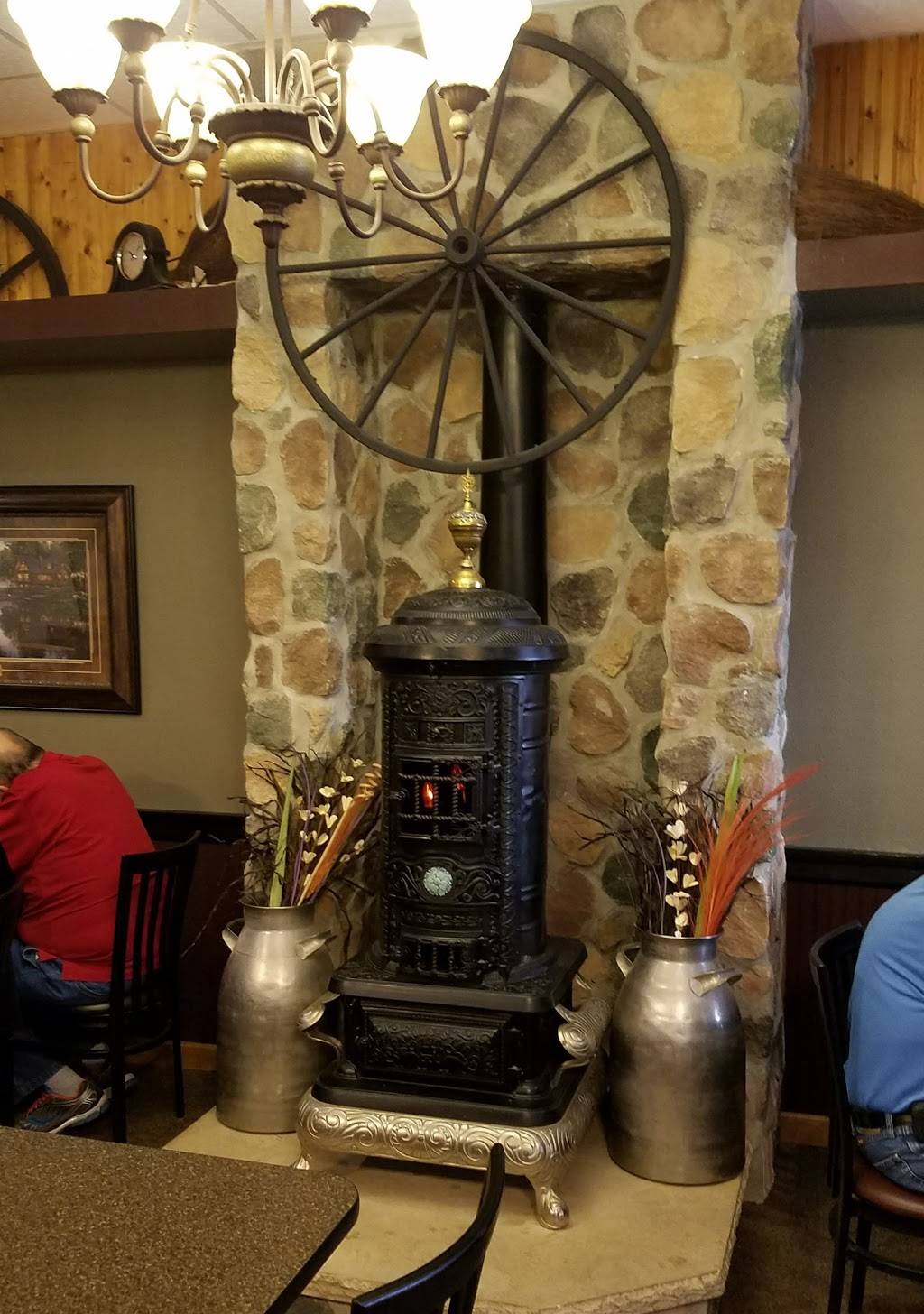 Stove House | restaurant | 2 Al Waterhouse Ave, Central City, IA 52214, USA | 3194386555 OR +1 319-438-6555