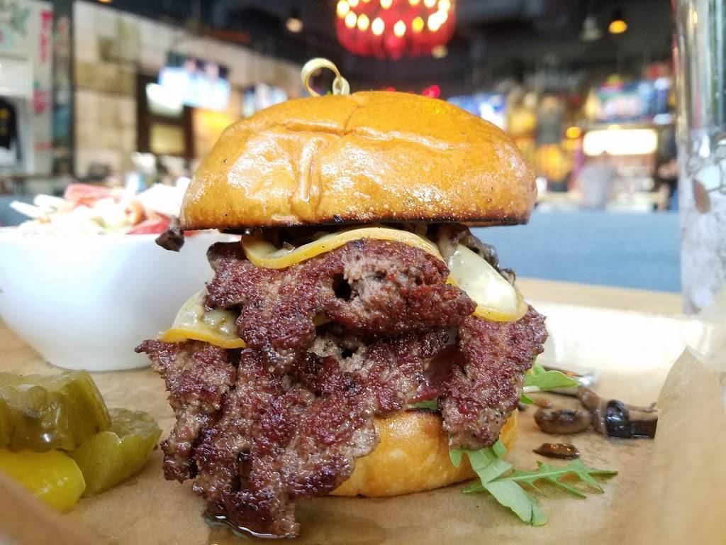 Hot Chip Burger Bar | restaurant | 1190 16th St SW, Rochester, MN 55902, USA | 5074240080 OR +1 507-424-0080