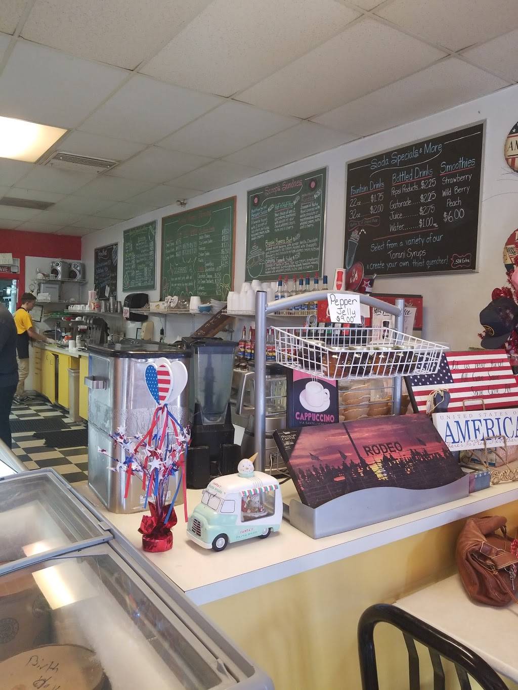 Scoops, Soups, & More | restaurant | 433 Pollasky Ave, Clovis, CA 93612, USA | 5592999606 OR +1 559-299-9606