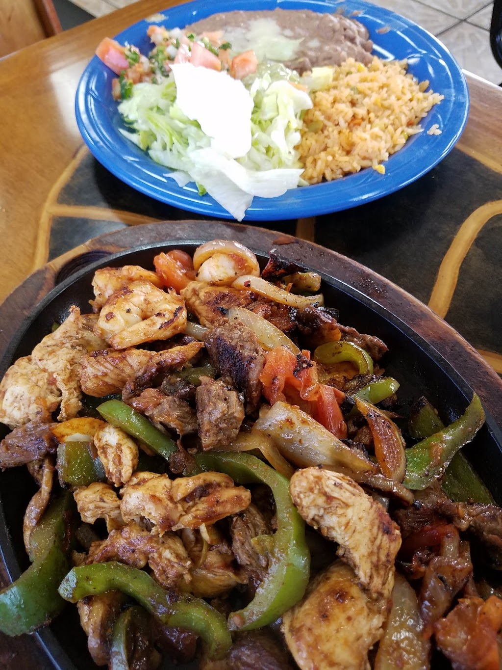 La Cocina | restaurant | 4663 Airport Blvd, Mobile, AL 36608, USA | 2513425553 OR +1 251-342-5553