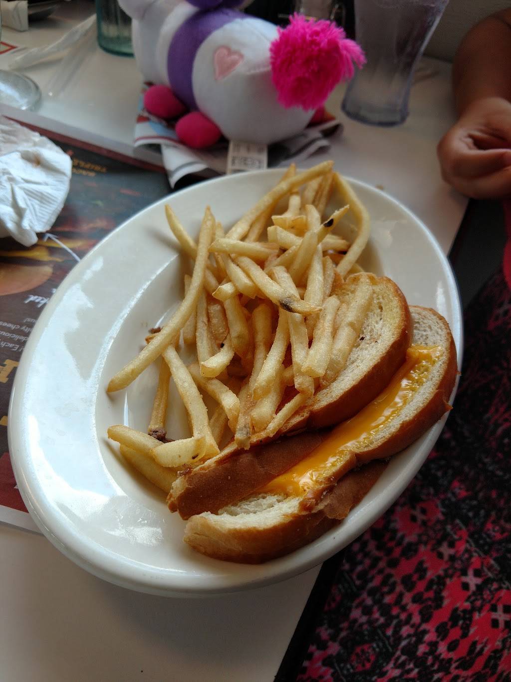 Steak n Shake | restaurant | 4025 Elkhart Rd, Goshen, IN 46526, USA | 5748755372 OR +1 574-875-5372