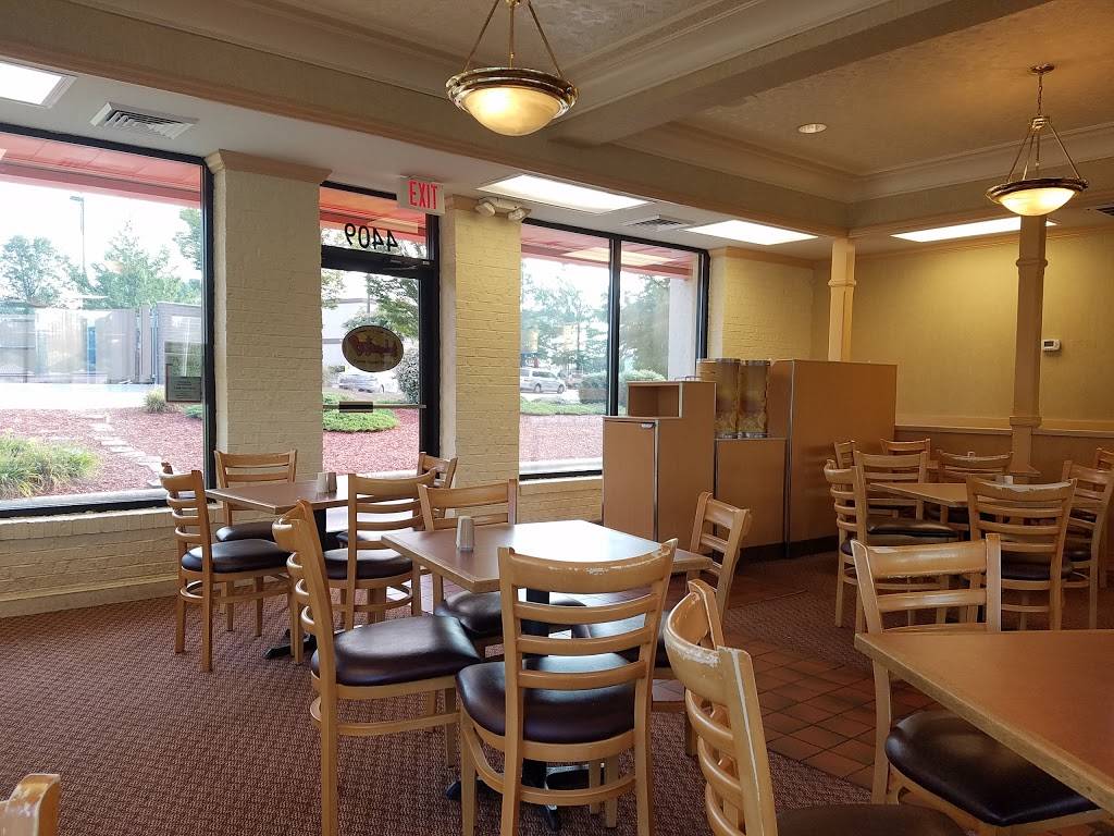 Bojangles Famous Chicken n Biscuits | restaurant | 4409 Landover Rd, Greensboro, NC 27407, USA | 3368555905 OR +1 336-855-5905