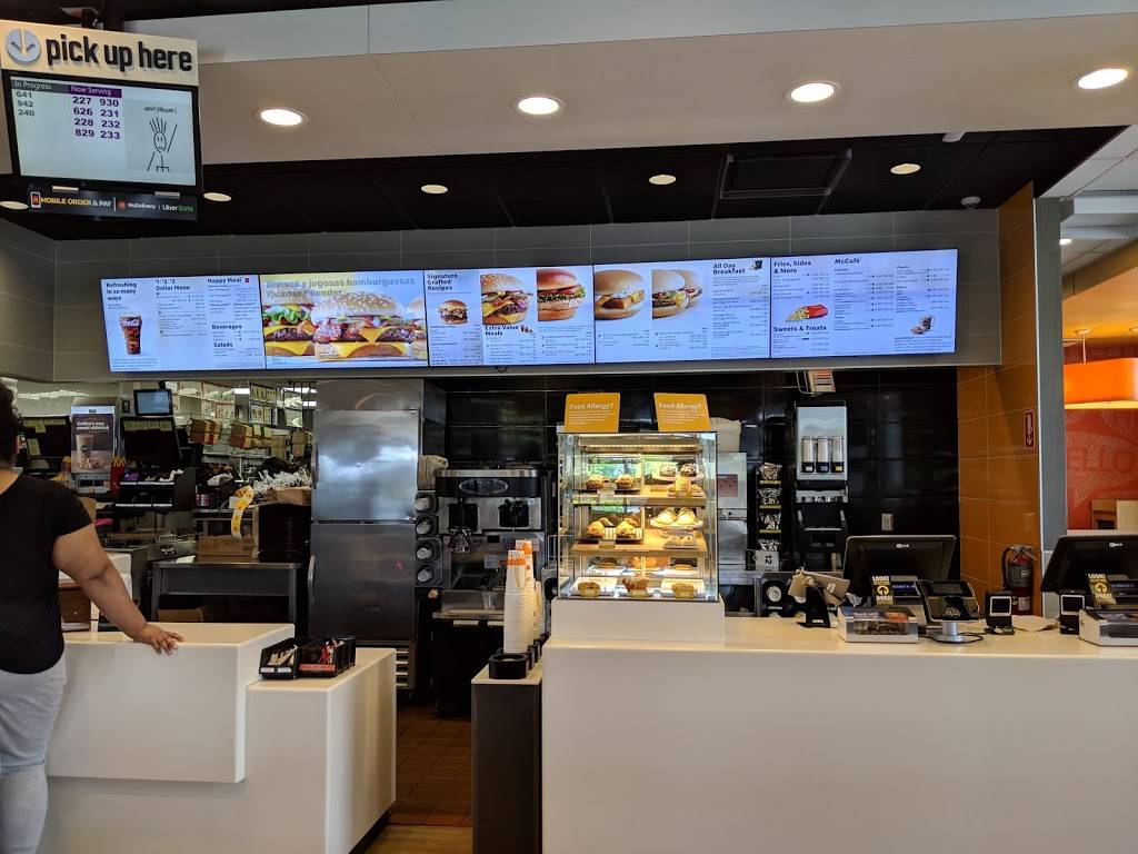 McDonalds | cafe | 2960 International Pkwy, Lake Mary, FL 32746, USA | 4074445278 OR +1 407-444-5278
