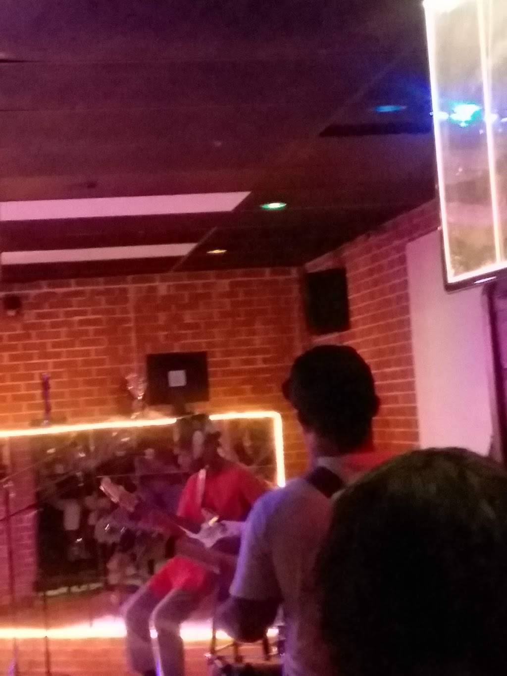 The Comfort Zone Bar & Grill Waterloo,Iowa 50703 | restaurant | 213 E 5th St, Waterloo, IA 50703, USA | 3192157291 OR +1 319-215-7291