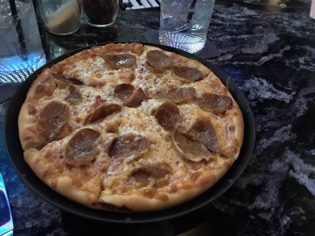 Bates Bar & Grill | restaurant | 2 Commercial St, Braintree, MA 02184, USA | 7818430525 OR +1 781-843-0525