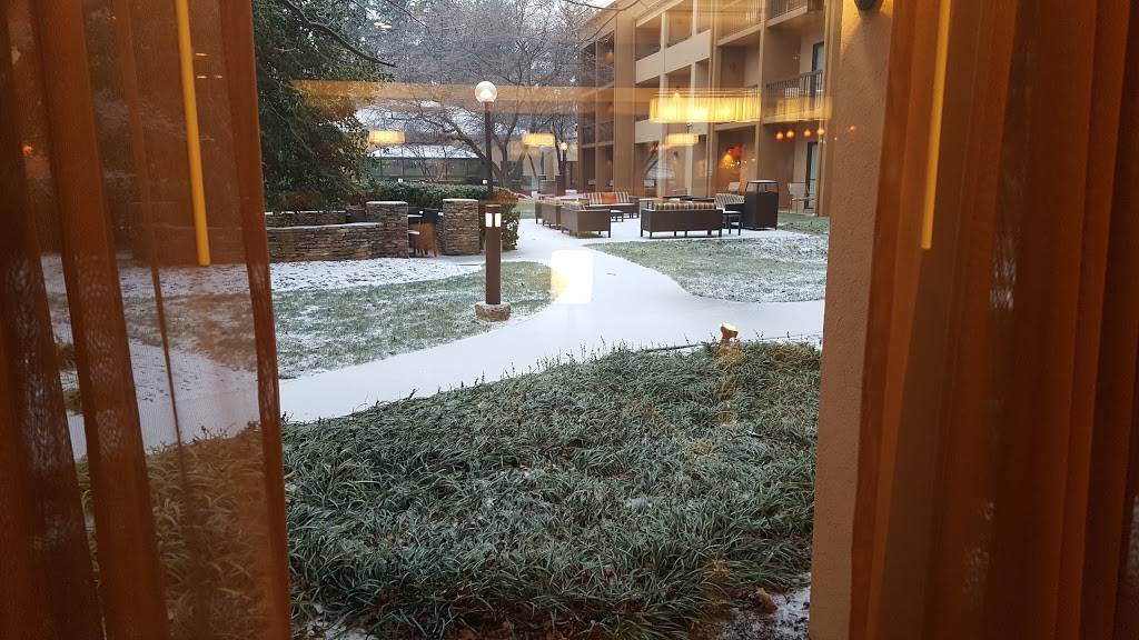 The Bistro – Eat. Drink. Connect.® | restaurant | 221 International Cir, Hunt Valley, MD 21030, USA | 4105847070 OR +1 410-584-7070