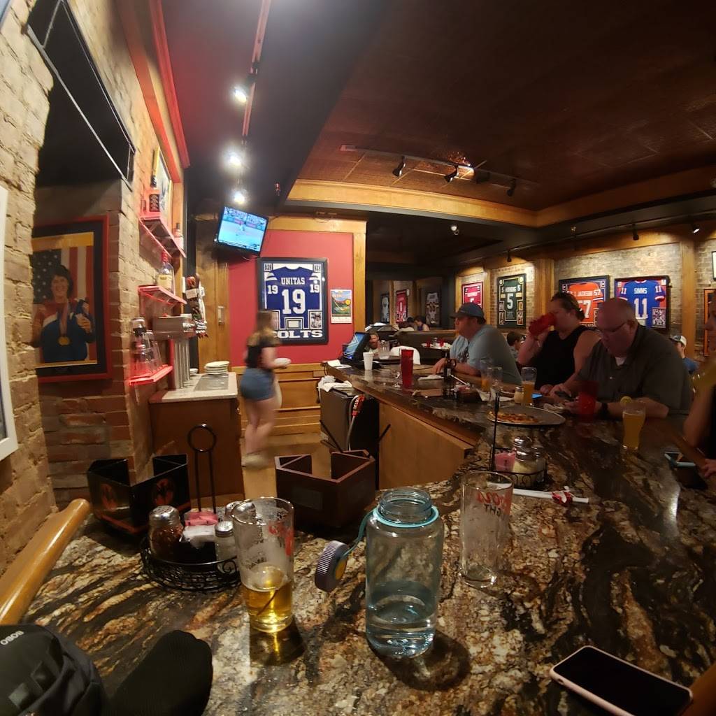 Bearnos Pizza | restaurant | 131 W Main St, Louisville, KY 40202, USA | 5025847437 OR +1 502-584-7437