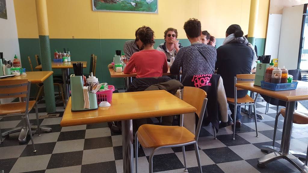 Pho Hong Thom | restaurant | 48 Wood Ave, Bridgeport, CT 06605, USA | 2036901533 OR +1 203-690-1533