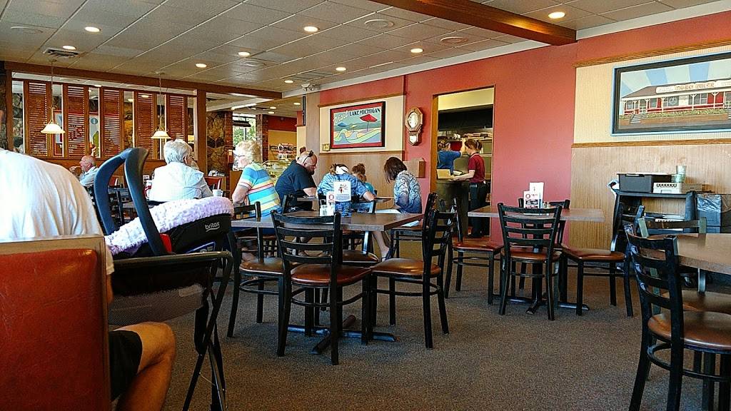 Russ Restaurant | restaurant | 210 N River Ave, Holland, MI 49424, USA | 6163926300 OR +1 616-392-6300