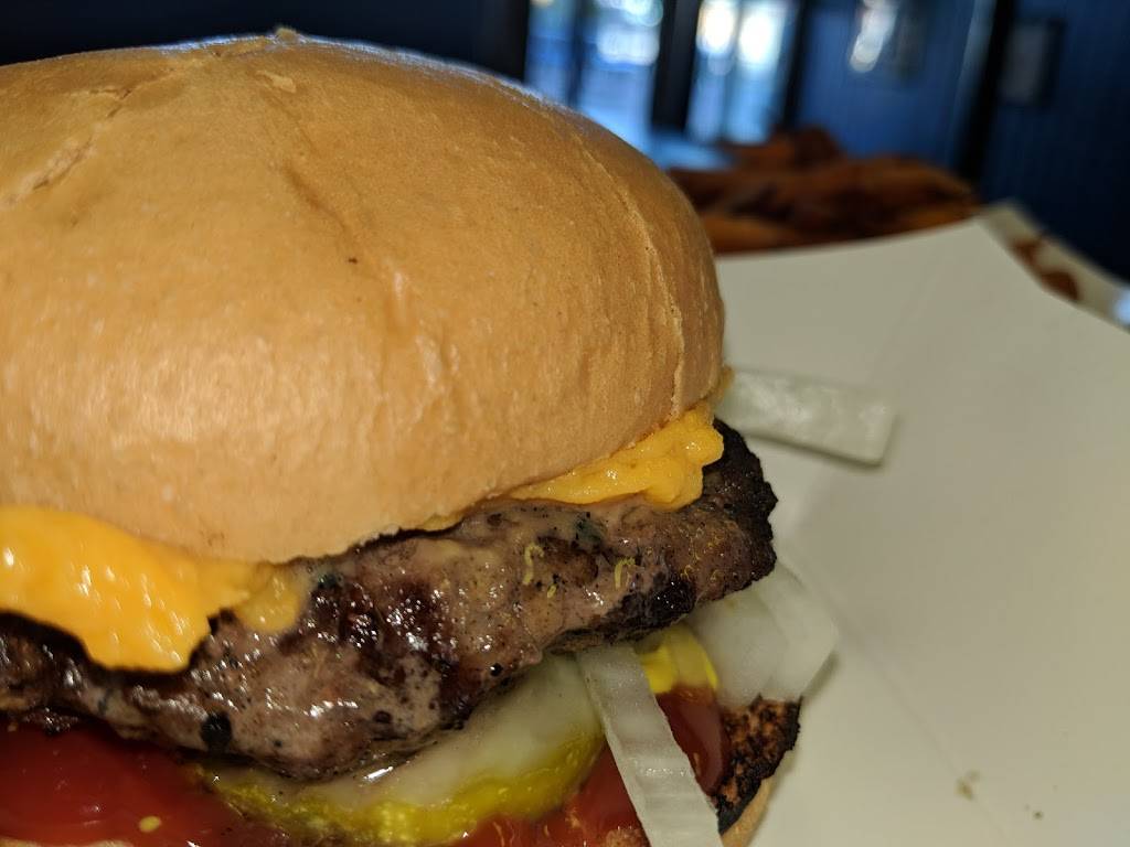 University Dogs | restaurant | 1105 W Wood St, Decatur, IL 62522, USA | 2174222288 OR +1 217-422-2288