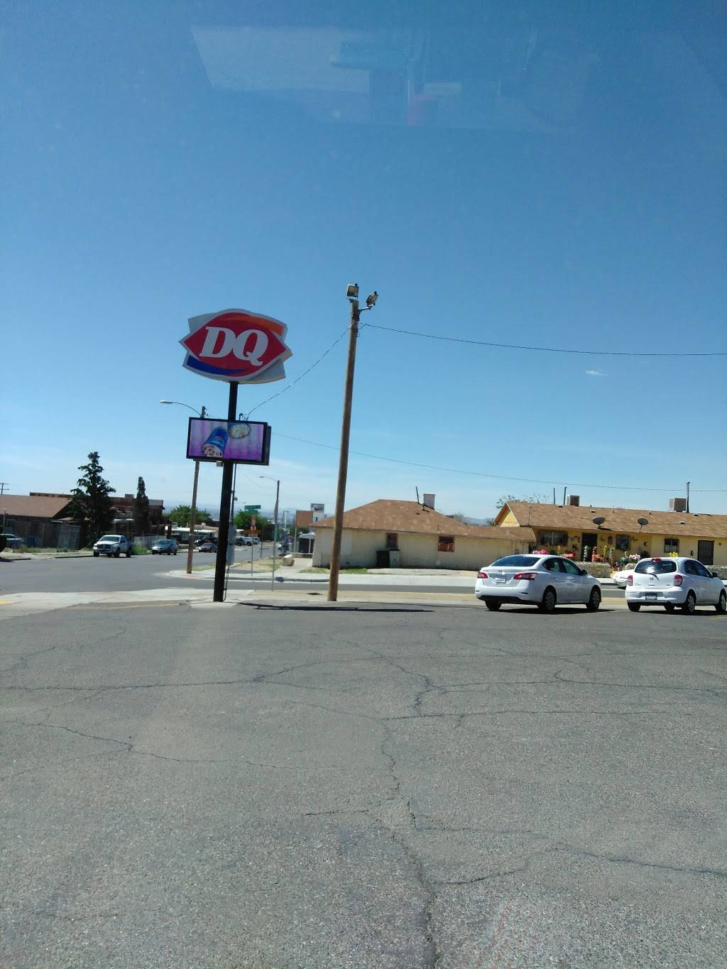 Dairy Queen | restaurant | 4001 N Piedras St, El Paso, TX 79930, USA | 9155650261 OR +1 915-565-0261