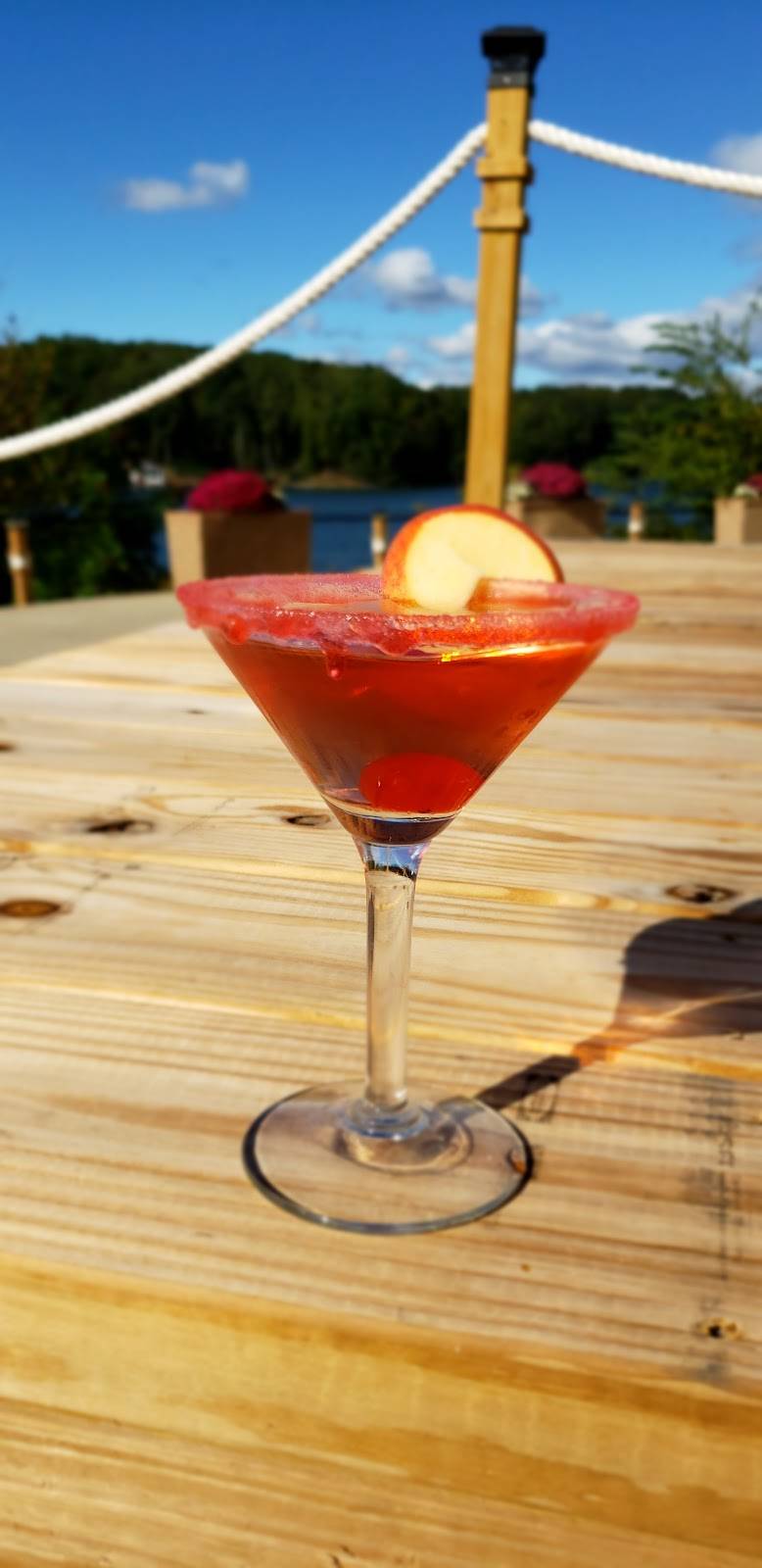 Heaths Waterfront Grill | restaurant | 1217 Graves Harbor Trail, Huddleston, VA 24104, USA | 5406320163 OR +1 540-632-0163