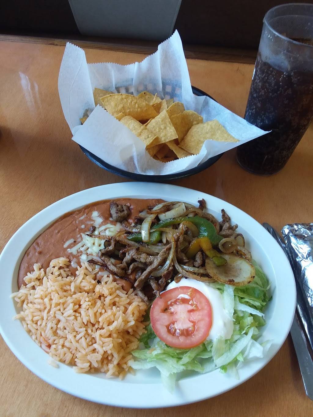 Dos Hermanos Mexican restaurant | restaurant | 323 W Washington St, Nashville, NC 27856, USA | 2524592600 OR +1 252-459-2600