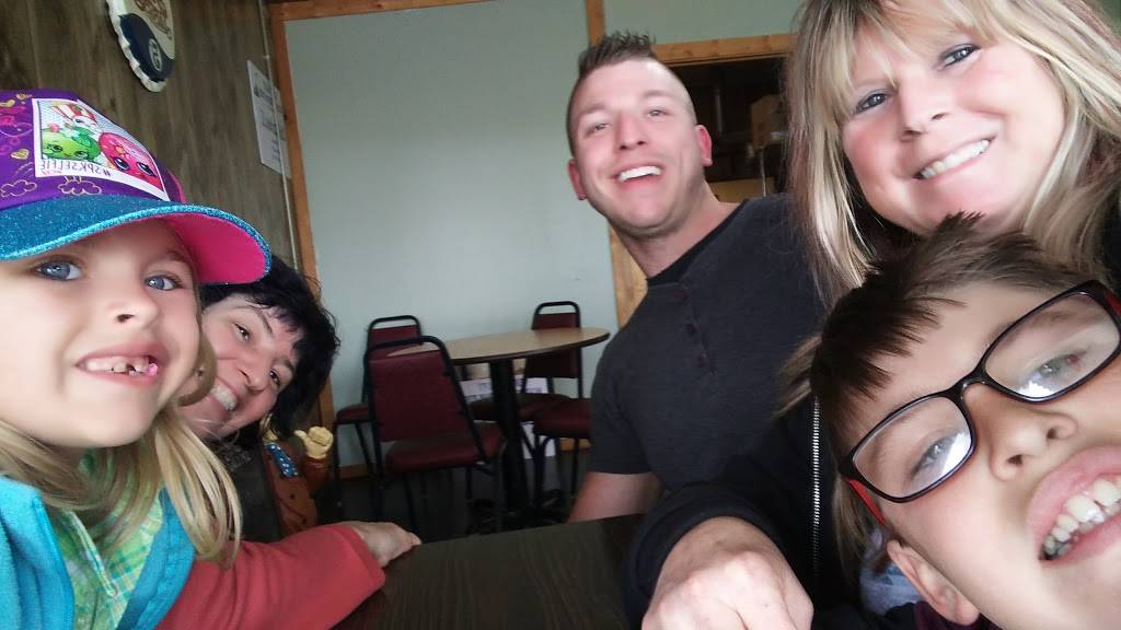 Clarks Pizza House & Restaurant | restaurant | 125 N Miami Ave, Bradford, OH 45308, USA | 9374486577 OR +1 937-448-6577