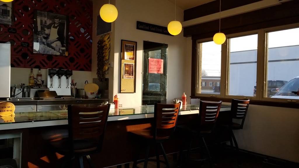 US 31 Bar-B-Q | restaurant | 151 W Muskegon Ave, Muskegon, MI 49440, USA | 2317223948 OR +1 231-722-3948